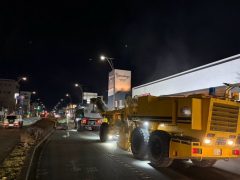 夜間舗装工事やってます…